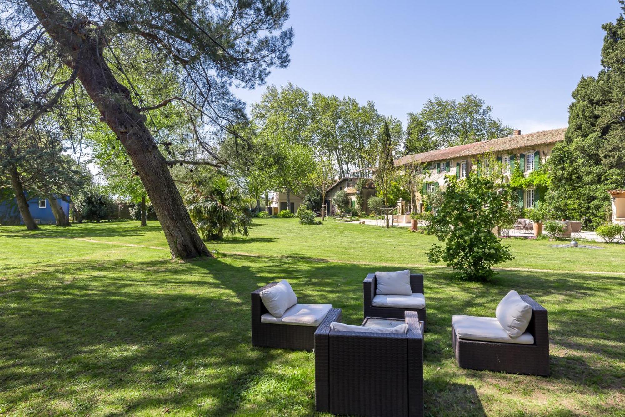 Domaine De Rhodes B&B Avignon Eksteriør billede