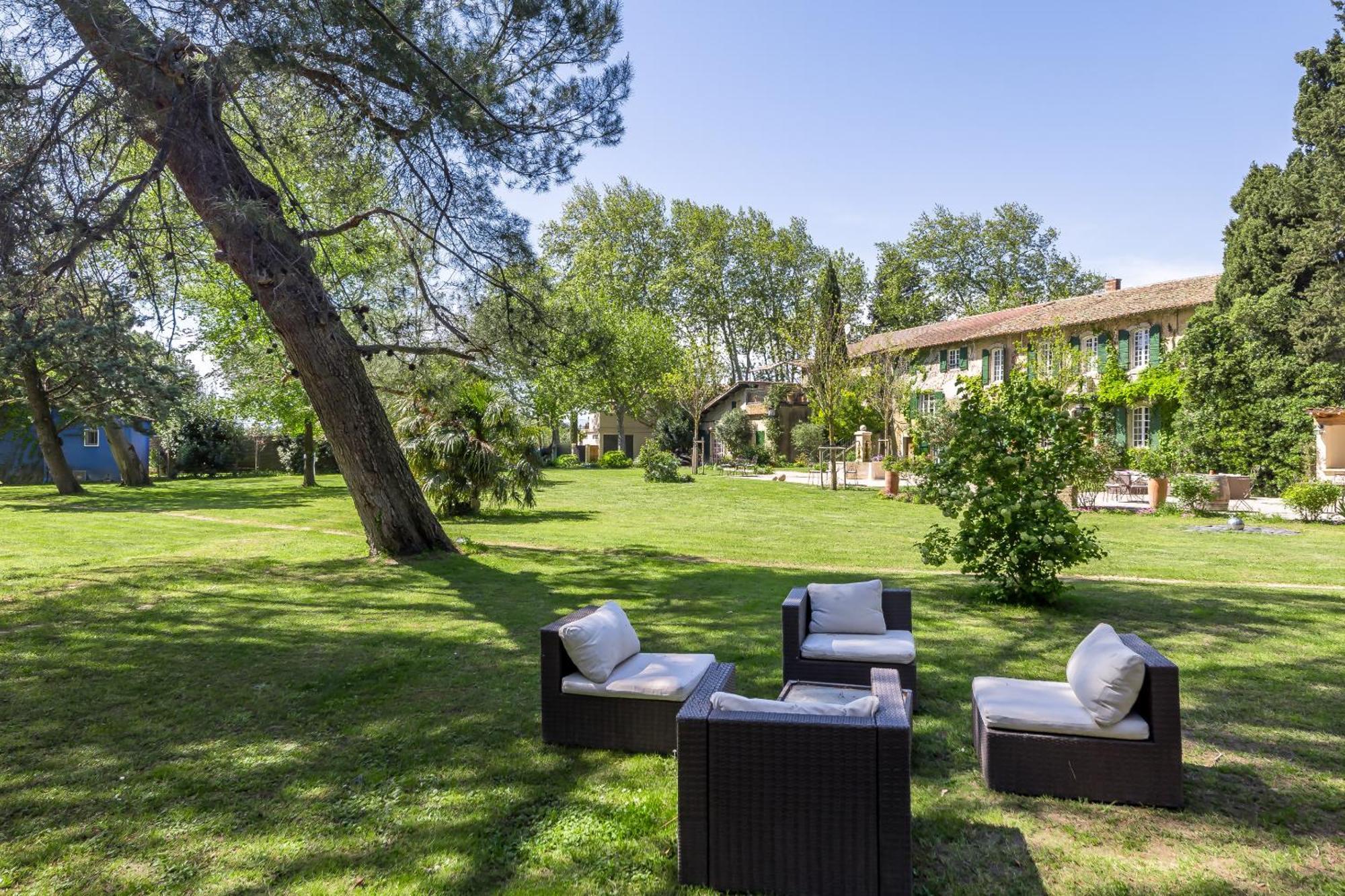 Domaine De Rhodes B&B Avignon Eksteriør billede
